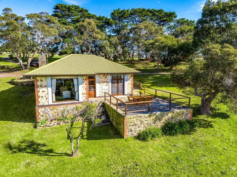Rustic Cottage - Accommodation Tasmania 0