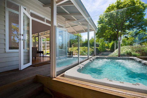 Sades - Accommodation Tasmania 1