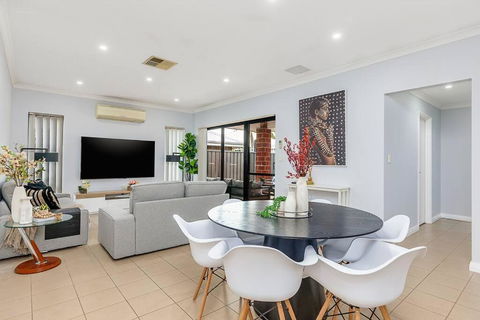Saint James Hidden Gem! - Accommodation Tasmania 0