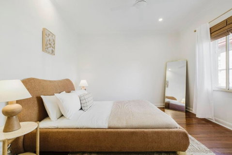 Salmon Calm - Trendy Velvet Allure By Albert Park - Accommodation Tasmania 0
