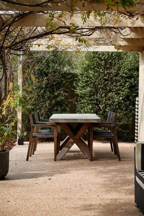Salt Air Hideaway With Lush Backyard - Accommodation Tasmania 1