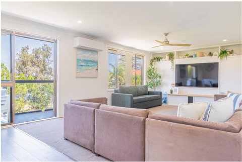 Salt & Sand Getaway - Accommodation Tasmania 2