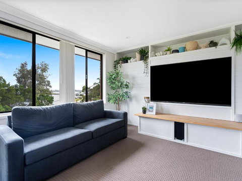 Salt & Sand Getaway - Accommodation Tasmania 1