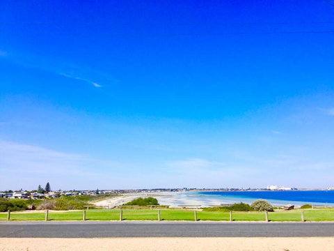 SALT @ North Beach WALLAROO (absolute Beachfront) - Accommodation Tasmania 0