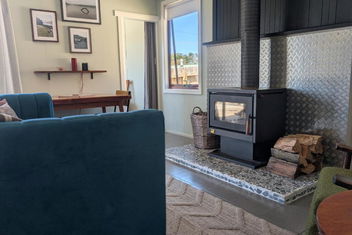 Salty Devil\'s Rest - Coastal Wilderness Shack with Accommodation Tasmania