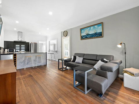 Salty Sea Cottage - Accommodation Tasmania 2