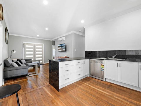 Salty Sea Cottage - Accommodation Tasmania 3