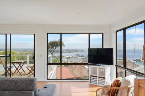 San Remo Panorama By Ready Set Stay - BYO LINEN & TOWELS - Accommodation Tasmania 1