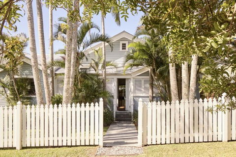 Sanctuary Spaces - Kia Ora Byron - Accommodation Tasmania 1