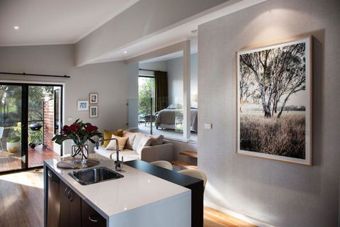 Sanctum - Accommodation Tasmania 2