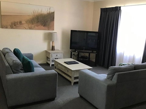 Sandcastles Holiday Apartments - Accommodation Tasmania 3