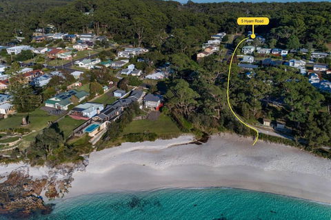 Sandlines At Hyams Beach - Accommodation Tasmania 1