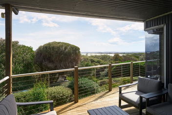 Sandpipers Beach with Accommodation Tasmania