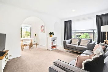 Sandy Bay Cozy Cottage Close To CBD with Accommodation Tasmania