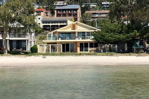 Sandy Beach House Corlette Unit 1 Waterfront WI-FI Aircon - Accommodation Tasmania 0