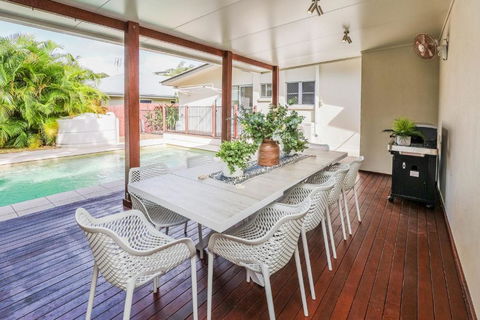 Sandy Burrows - Accommodation Tasmania 0