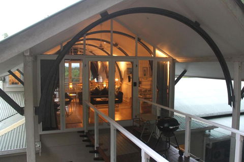 SEAVIEWS Oak Beach - Accommodation Tasmania 1