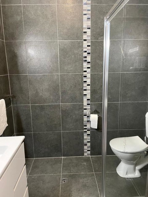 SHEPPARTON MOTOR INN Tudor House Motel - Accommodation Tasmania 3