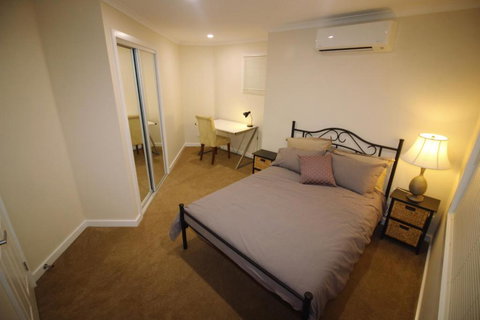 Silver House - Melbourne Airport Accommodation - Accommodation Tasmania 1