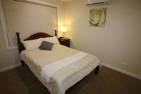 Silver House - Melbourne Airport Accommodation - Accommodation Tasmania 2