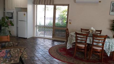 Sweet Holiday Home By The Golf Course - Accommodation Tasmania 3