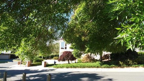 Sweet Home By The Golf Course - Accommodation Tasmania 0
