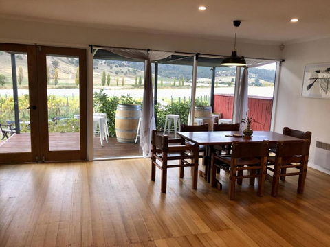 The Harvest, Ese Vineyard Cottage - Accommodation Tasmania 3