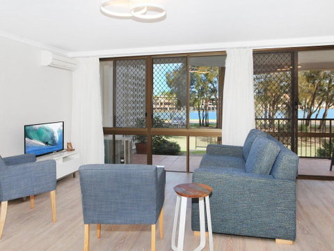 Beachport 14 - 2 BDRM Apt With Canal Views On Parkyn Pde - Accommodation Tasmania 2