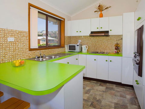 Beachside Retreat - Accommodation Tasmania 1