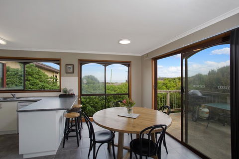 Beacon Point House - Accommodation Tasmania 0