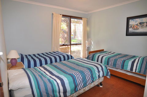 BEECHWOOD - SURF SIDE - Accommodation Tasmania 3