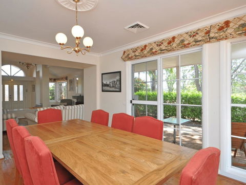 Beggars Bridge Vineyard Homestead W/ Pool + Wifi + Tennis + Vineyard - Accommodation Tasmania 1