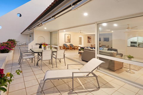 Bella Azure Two Bedroom Two Bathroom Spacious Ocean-view Apartment With Golf Buggy - Accommodation Tasmania 2