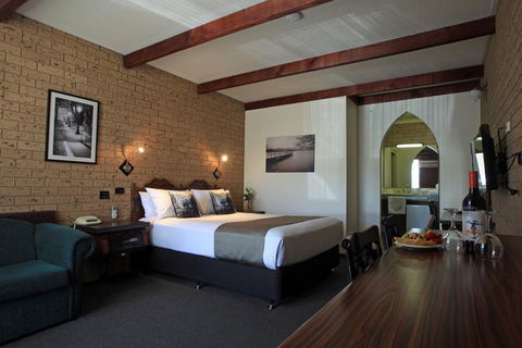 Belltower Motor Inn - Accommodation Tasmania 0