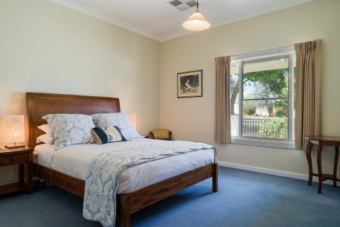 Berkeley Street Townhouse - Accommodation Tasmania 2