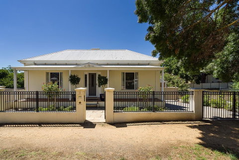 Berkeley Street Townhouse - Accommodation Tasmania 0