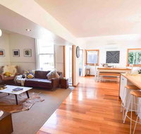 Best Location in Hobart Luxury 4 bedroom with stunning views - Accommodation Tasmania