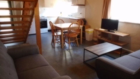 Billungar Unit 2 At Hat Head - Accommodation Tasmania 2