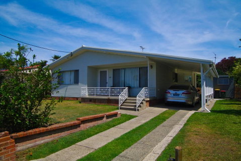 Billy's On Main, 44 Main Street - Accommodation Tasmania 0