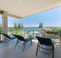 Bimbadeen Penthouse - across the road from Main Beach - Accommodation Tasmania