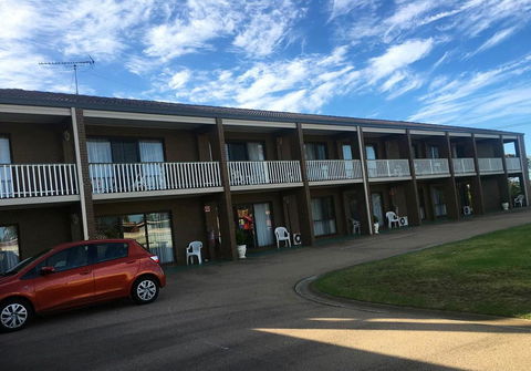 Black Swan Motor Inn - Accommodation Tasmania 1