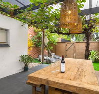 Blackbird at Arlo's - The heart of Glenelg - Wifi - Accommodation Tasmania