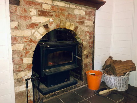 Blue Duck Cottage, Village Comfort, Fireplace - Accommodation Tasmania 3
