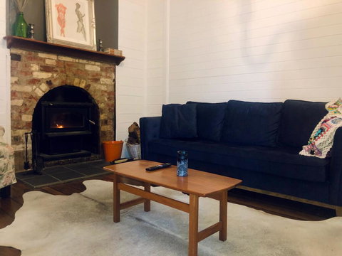Blue Duck Cottage, Village Comfort, Fireplace - Accommodation Tasmania 1