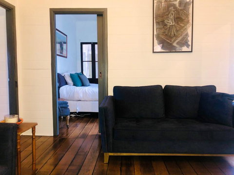 Blue Duck Cottage, Village Comfort, Fireplace - Accommodation Tasmania 2