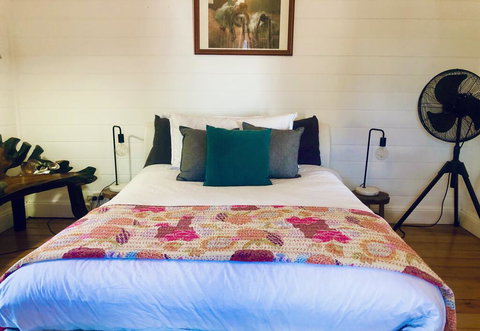 Blue Duck Cottage, Village Comfort, Fireplace - Accommodation Tasmania 0