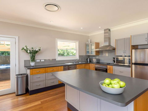 Bluewater - Riverfront Location With Water Views - Accommodation Tasmania 1