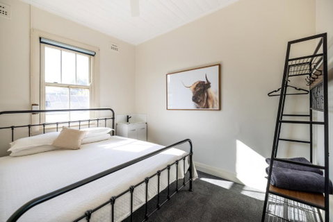 The Middle - Accommodation Tasmania 0