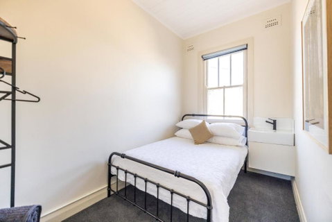 The Middle - Accommodation Tasmania 2