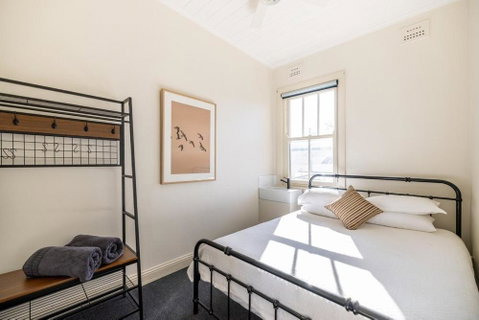The Middle - Accommodation Tasmania 1